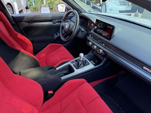 Used 2023 Honda Civic Type R image 11