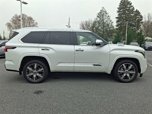 Certified 2023 Toyota Sequoia Capstone image 7