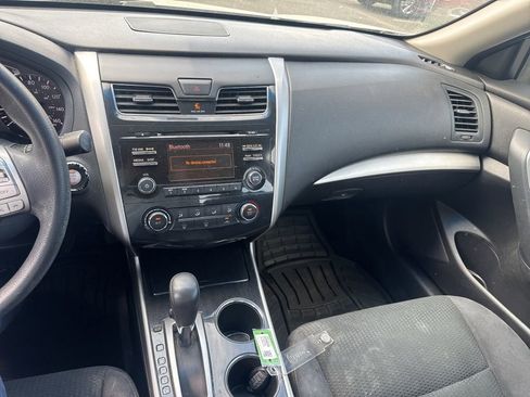 Used 2014 Nissan Altima 2.5 S w/ Sport Value Package image 11