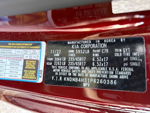 Certified 2023 Kia Carnival LX image 26