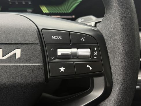 Used 2025 Kia K4 FWD image 75