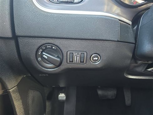 Used 2020 Dodge Charger SXT w/ Blacktop Package image 26