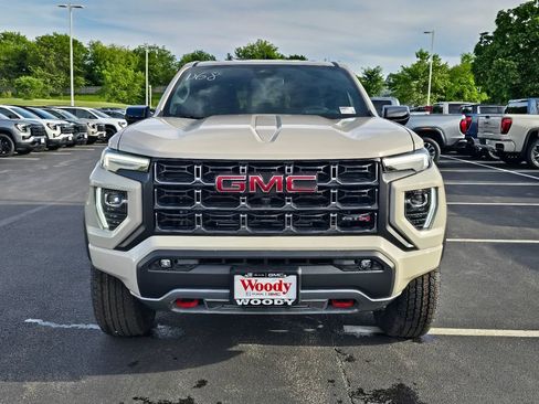 New 2026 GMC Canyon AT4 w/ Technology Plus Package AWD/4WD image 4
