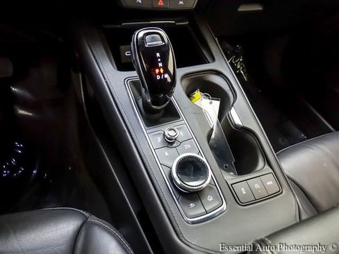 Used 2024 Cadillac XT4 Premium Luxury image 17