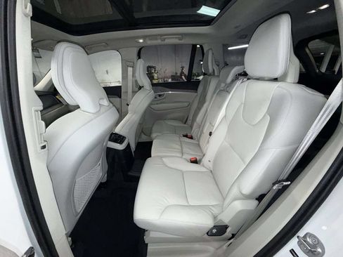 Used 2025 Volvo XC90 T8 Plus AWD/4WD image 19