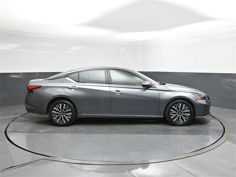 Certified 2023 Nissan Altima 2.5 SV image 26
