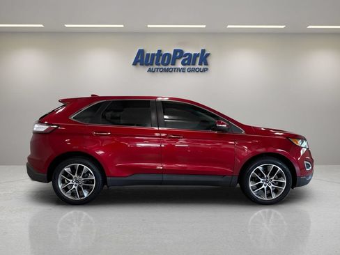Used 2017 Ford Edge Titanium w/ Equipment Group 302A FWD image 8