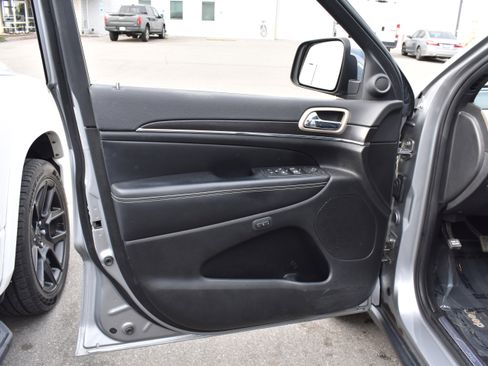 Used 2014 Jeep Grand Cherokee Limited image 24