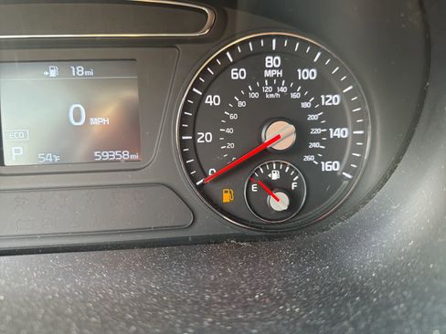 Used 2019 Kia Sorento LX image 19