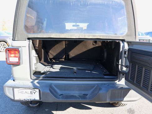 Used 2022 Jeep Wrangler Unlimited Sport image 14