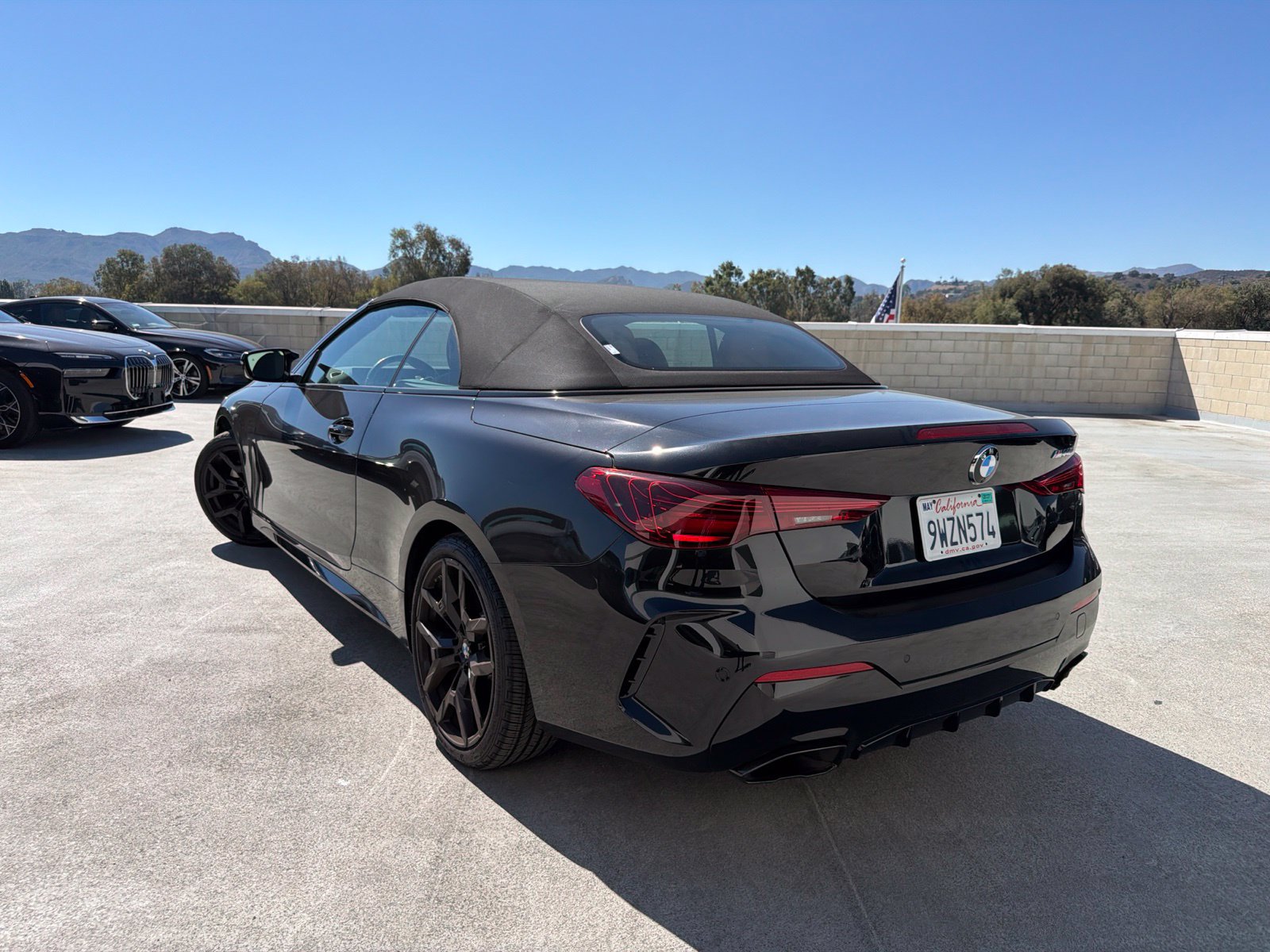 Used 2025 BMW M440i Convertible w/ Shadowloine Package RWD image 2