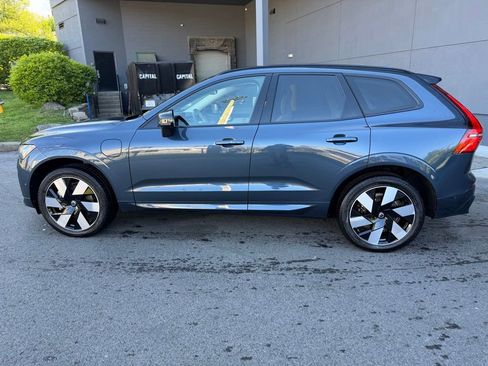 Used 2024 Volvo XC60 T8 Ultimate AWD/4WD image 3