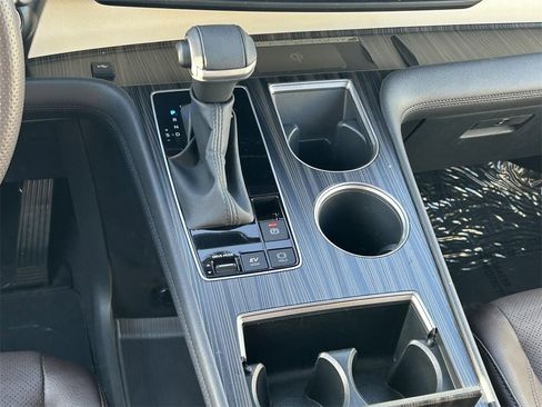 Used 2023 Toyota Sienna Platinum image 21