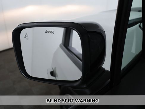 Used 2023 Jeep Renegade Trailhawk w/ Trailer Tow Group image 4