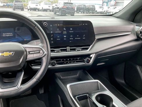 Used 2025 Chevrolet Equinox LT w/ Safety and Technology Package AWD/4WD image 18