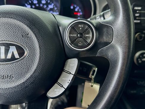 Used 2015 Kia Soul + FWD image 22