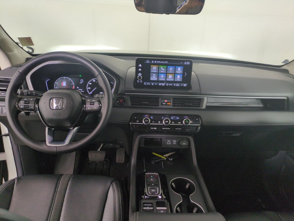 Certified 2025 Honda Pilot EX-L image 18