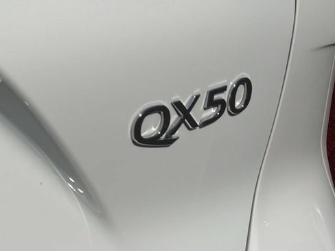 Certified 2024 INFINITI QX50 Luxe FWD image 7