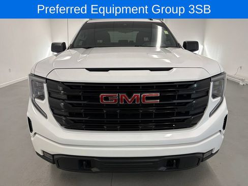 Used 2024 GMC Sierra 1500 Elevation AWD/4WD image 2