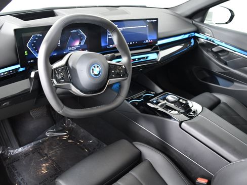 Used 2025 BMW i5 eDrive40i image 21
