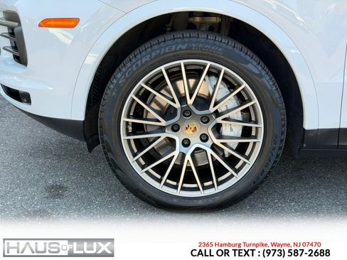 Used 2022 Porsche Cayenne Platinum Edition AWD/4WD image 12