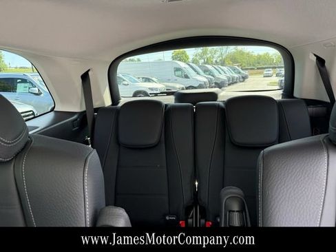 Certified 2026 Mercedes-Benz GLS 450 4MATIC image 23