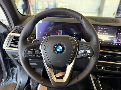 New 2026 BMW X5 xDrive50e w/ Executive Package image 23