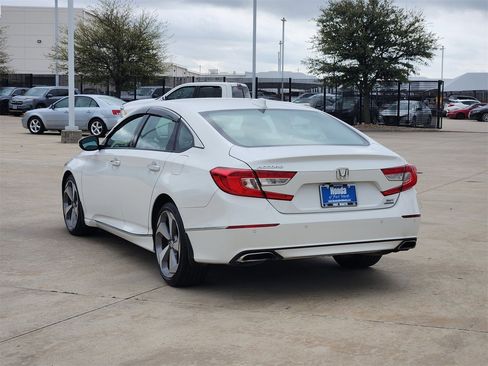 Certified 2018 Honda Accord Touring image 7