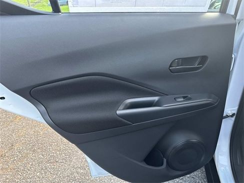 New 2025 Nissan Kicks Play S image 19