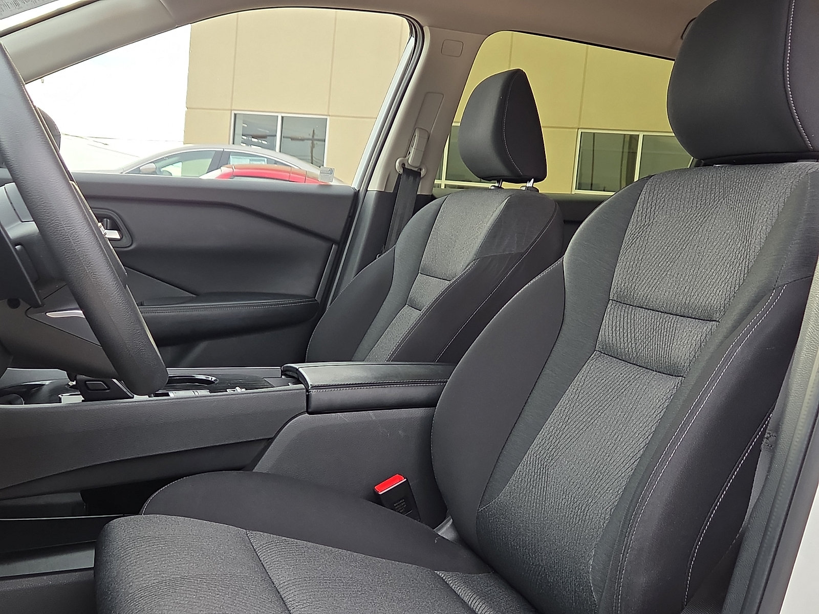 Used 2024 Nissan Rogue SV FWD image 10