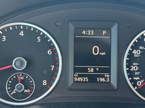 Used 2016 Volkswagen Tiguan S image 21