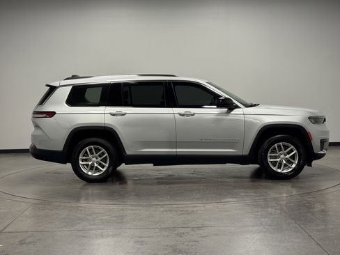 Used 2022 Jeep Grand Cherokee L Laredo w/ Luxury Tech Group I image 9