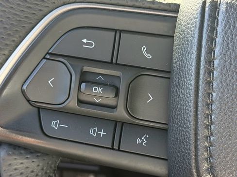 Used 2025 Toyota Tacoma Limited AWD/4WD image 33