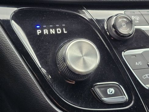 Used 2018 Chrysler Pacifica Touring-L Plus w/ Advanced Safetytec Group image 12