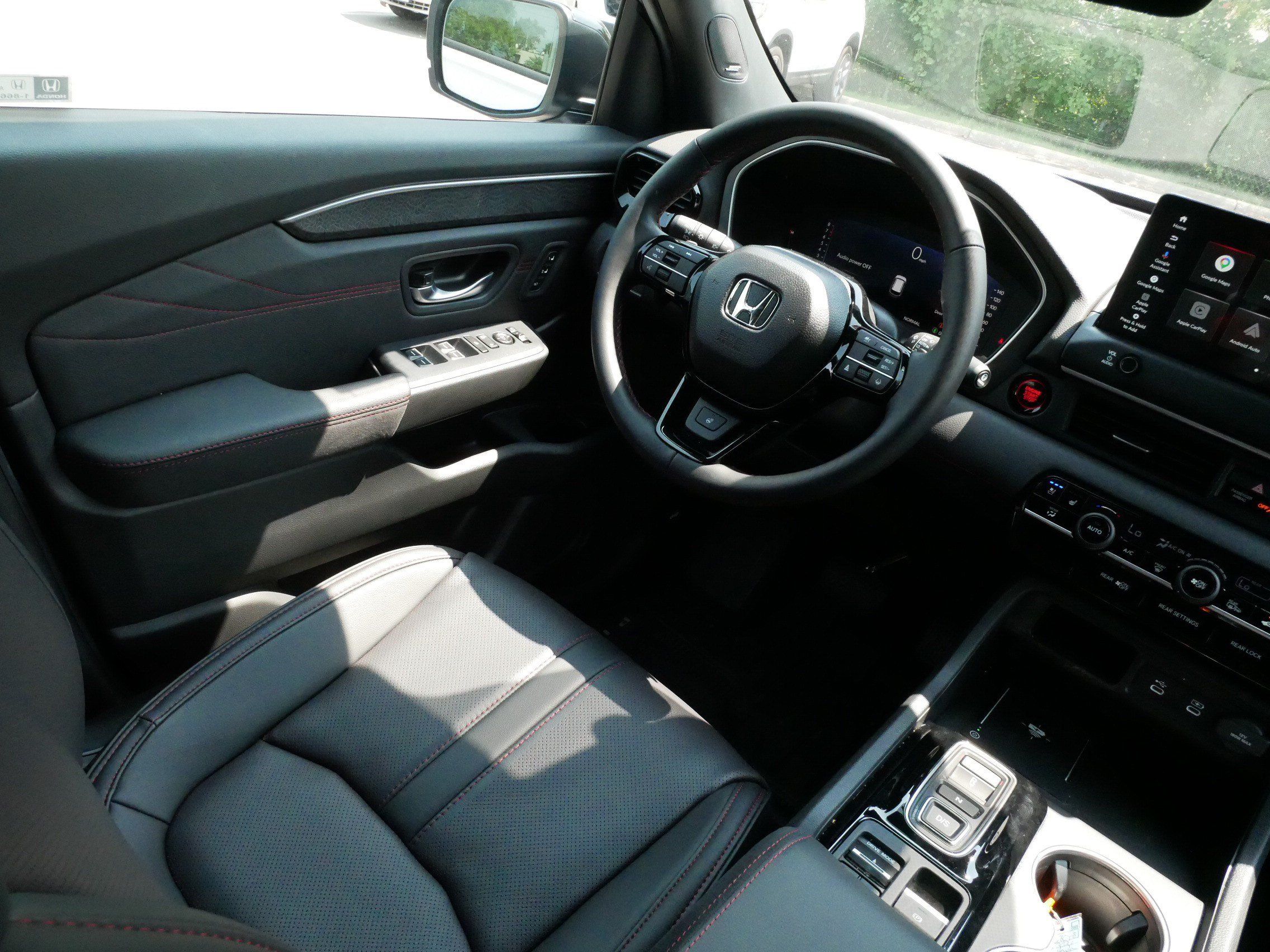 Certified 2026 Honda Pilot Black Edition image 9