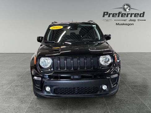 Used 2023 Jeep Renegade Altitude w/ Convenience Group I AWD/4WD image 11