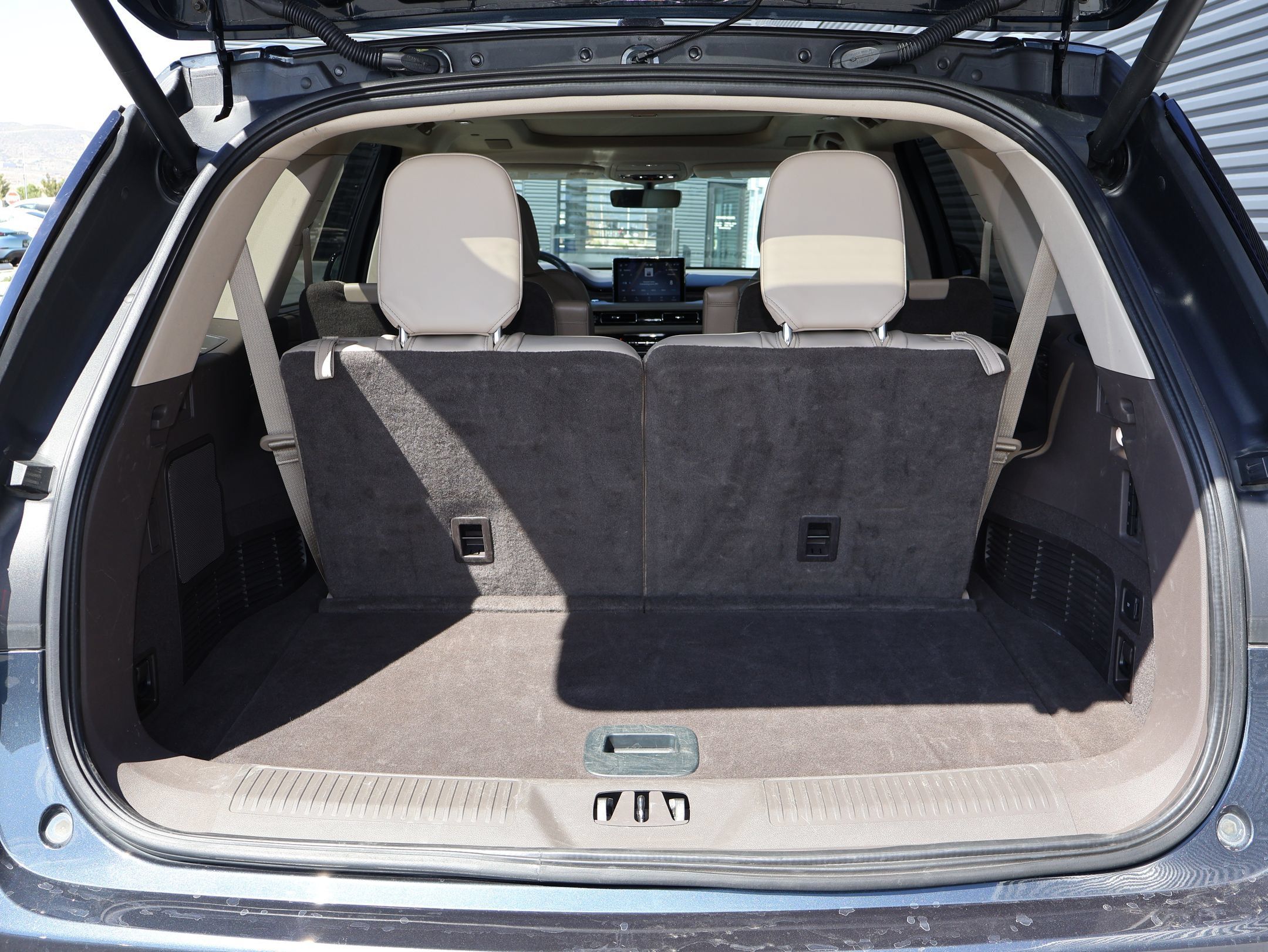 Used 2023 Lincoln Aviator Reserve w/ Equipment Group 201A AWD/4WD image 29