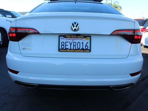 Used 2019 Volkswagen Jetta SEL Premium FWD image 16