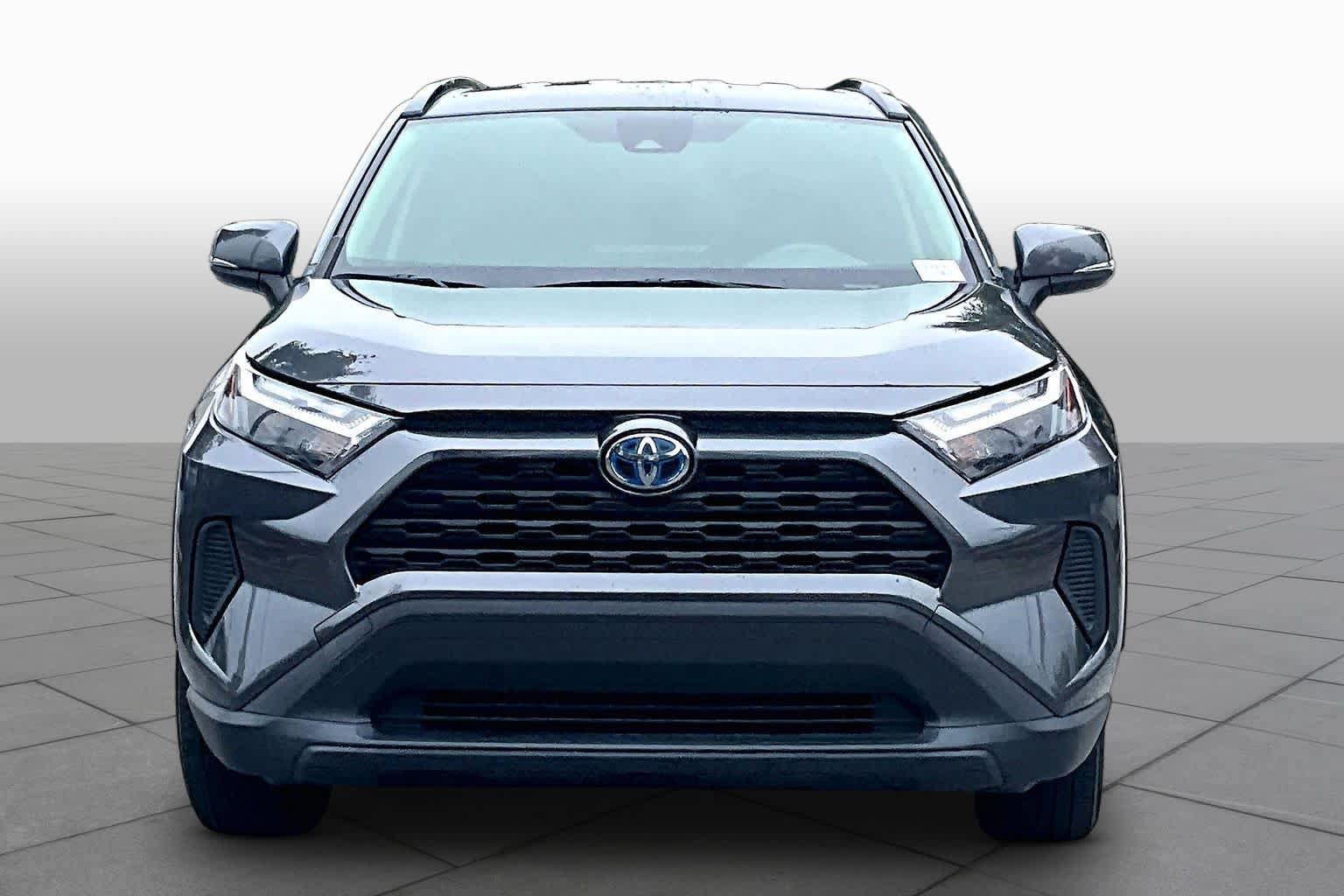 Used 2024 Toyota RAV4 LE AWD/4WD image 4
