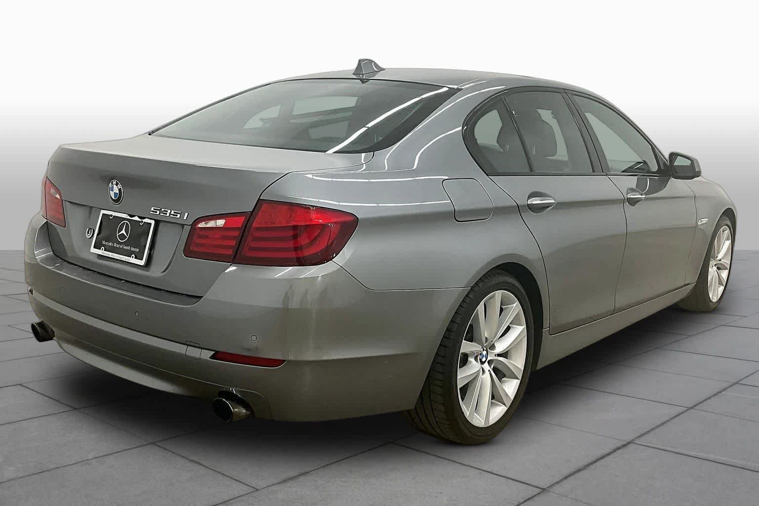 Used 2011 BMW 535i Sedan RWD image 12