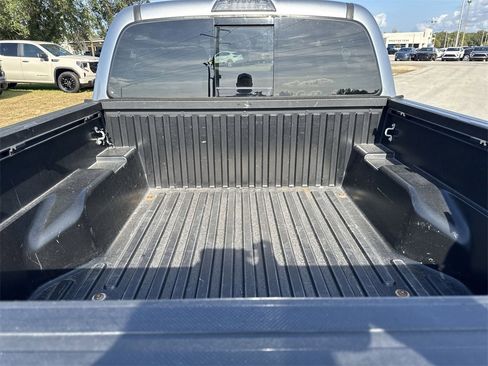 Used 2022 Toyota Tacoma TRD Off-Road image 29