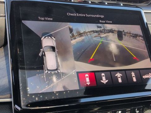 Certified 2024 Jeep Grand Cherokee L Limited w/ Luxury Tech Group II image 25