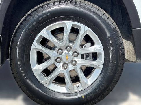 Used 2023 Chevrolet Traverse LS w/ Safety Package FWD image 12