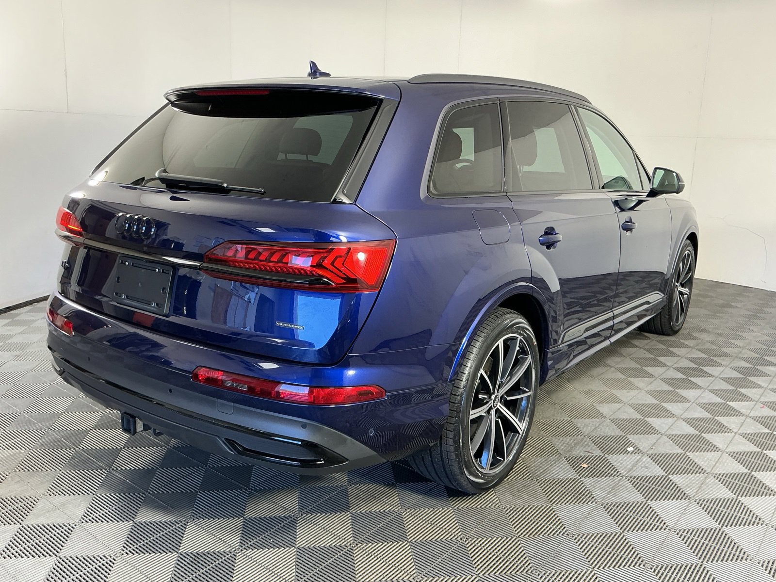Used 2023 Audi Q7 3.0T Prestige w/ Prestige Package AWD/4WD image 8
