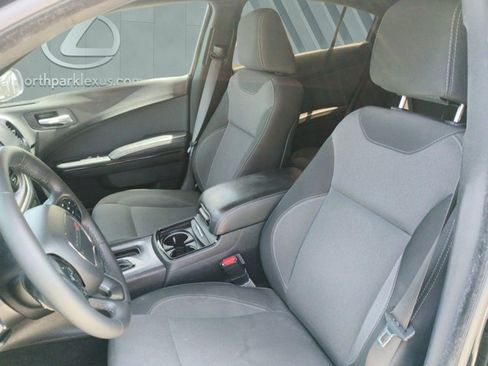 Used 2018 Dodge Charger SXT w/ Blacktop Package RWD image 7