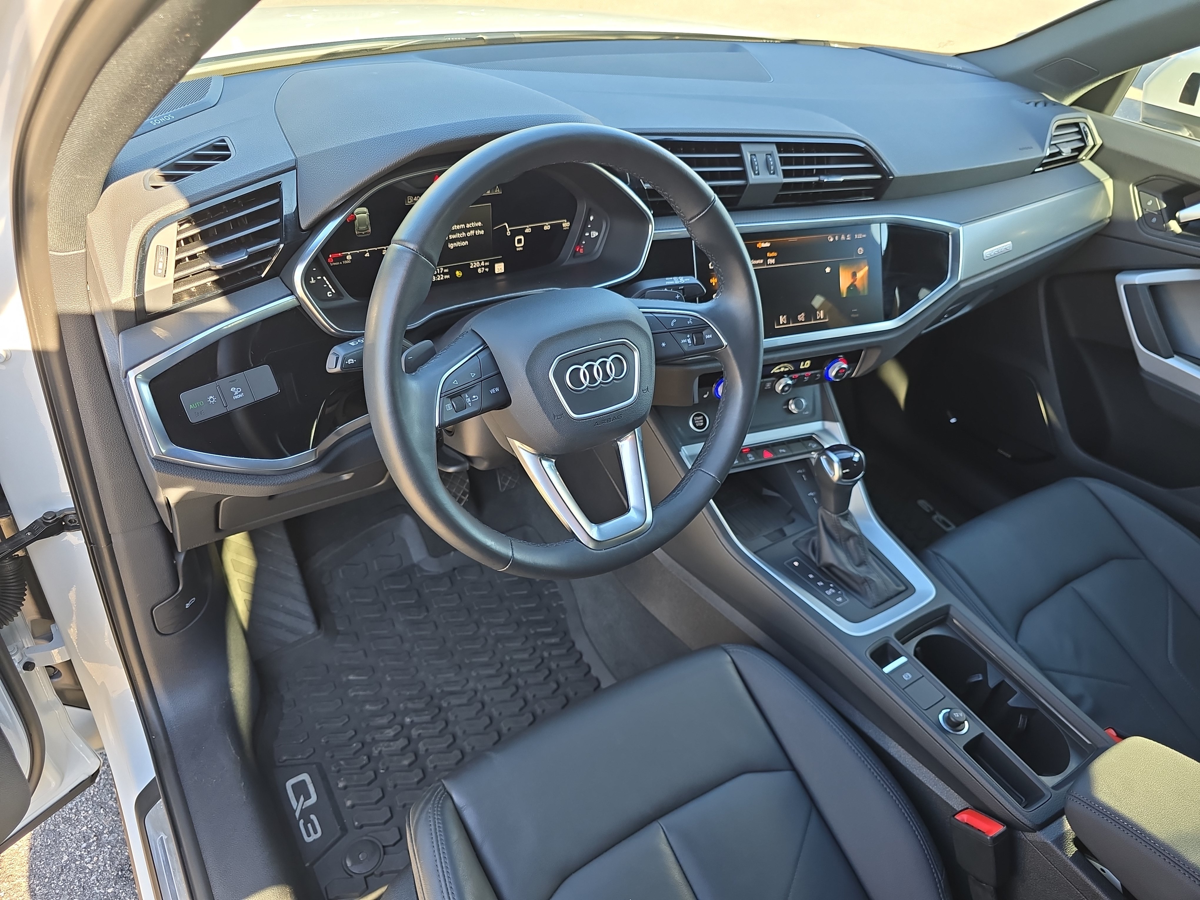 Used 2023 Audi Q3 2.0T Premium Plus w/ Premium Plus Package AWD/4WD image 16
