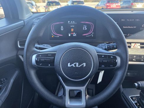 Used 2024 Kia Sportage LX image 14