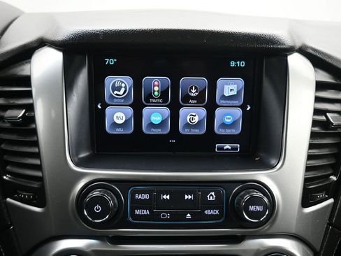 Used 2018 Chevrolet Suburban LT AWD/4WD image 18