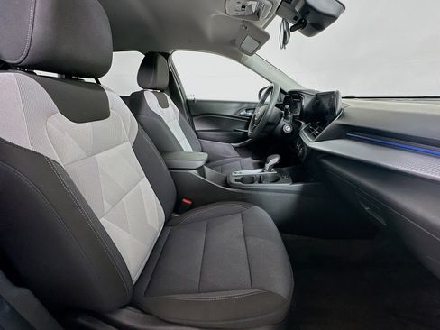 Used 2024 Chevrolet Trax LS w/ LS Convenience Package image 29