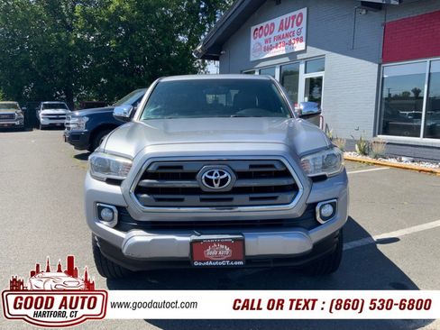 Used 2017 Toyota Tacoma Limited w/ Tow Package AWD/4WD image 2